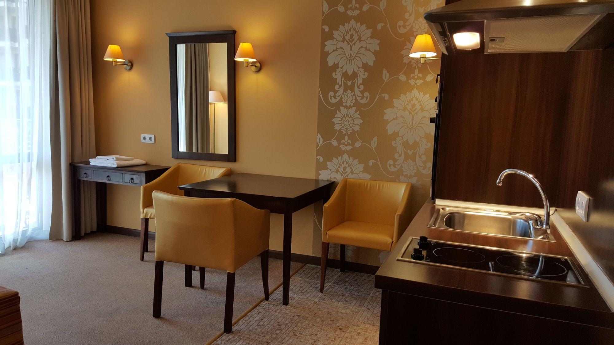Royal Beach Private Apartments Солнечный берег Экстерьер фото