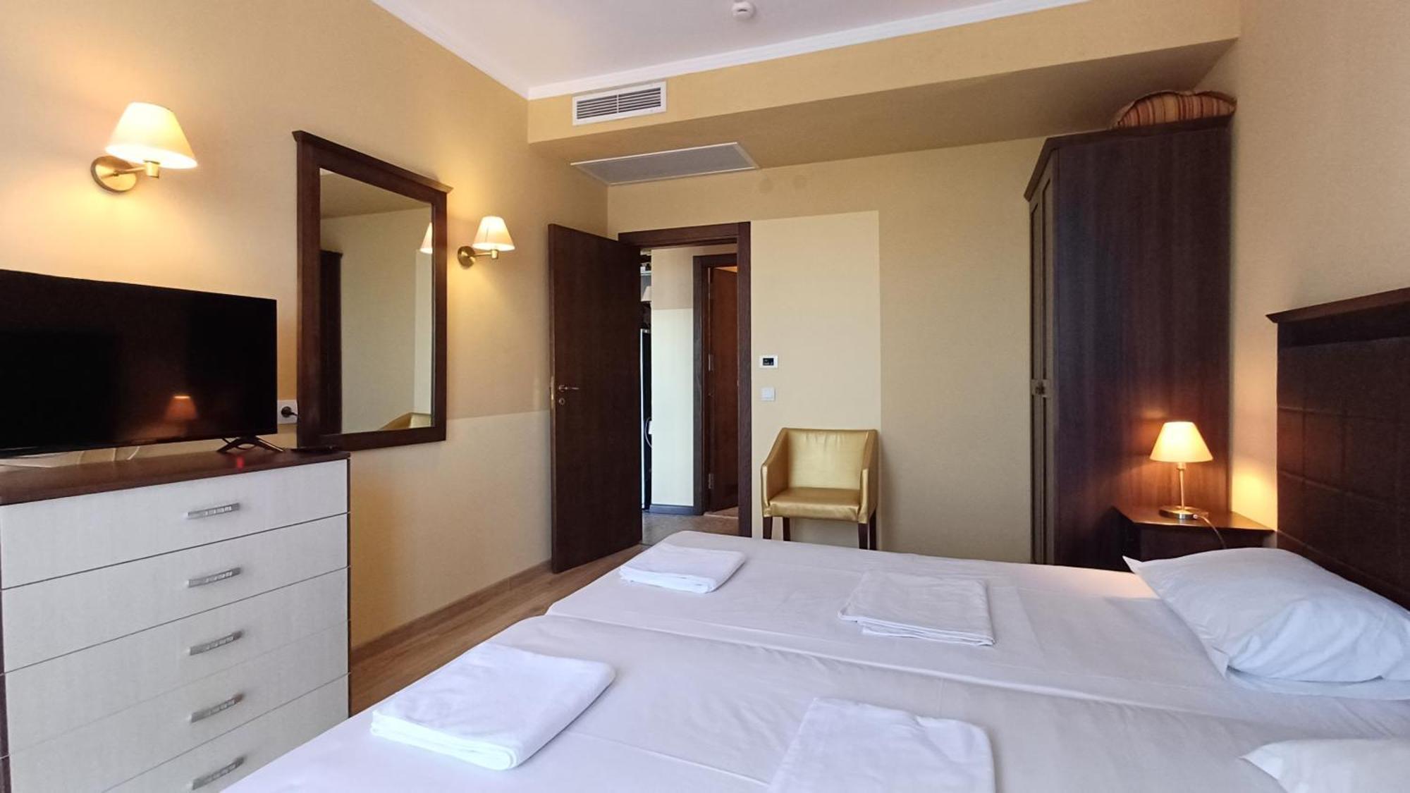 Royal Beach Private Apartments Солнечный берег Экстерьер фото