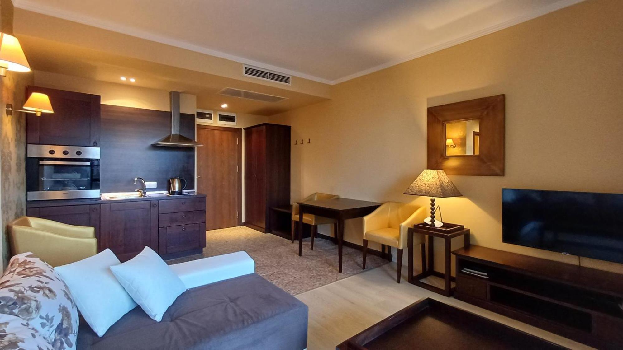 Royal Beach Private Apartments Солнечный берег Экстерьер фото