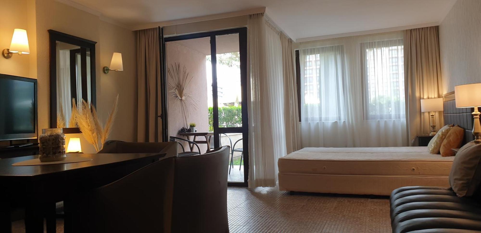 Royal Beach Private Apartments Солнечный берег Экстерьер фото