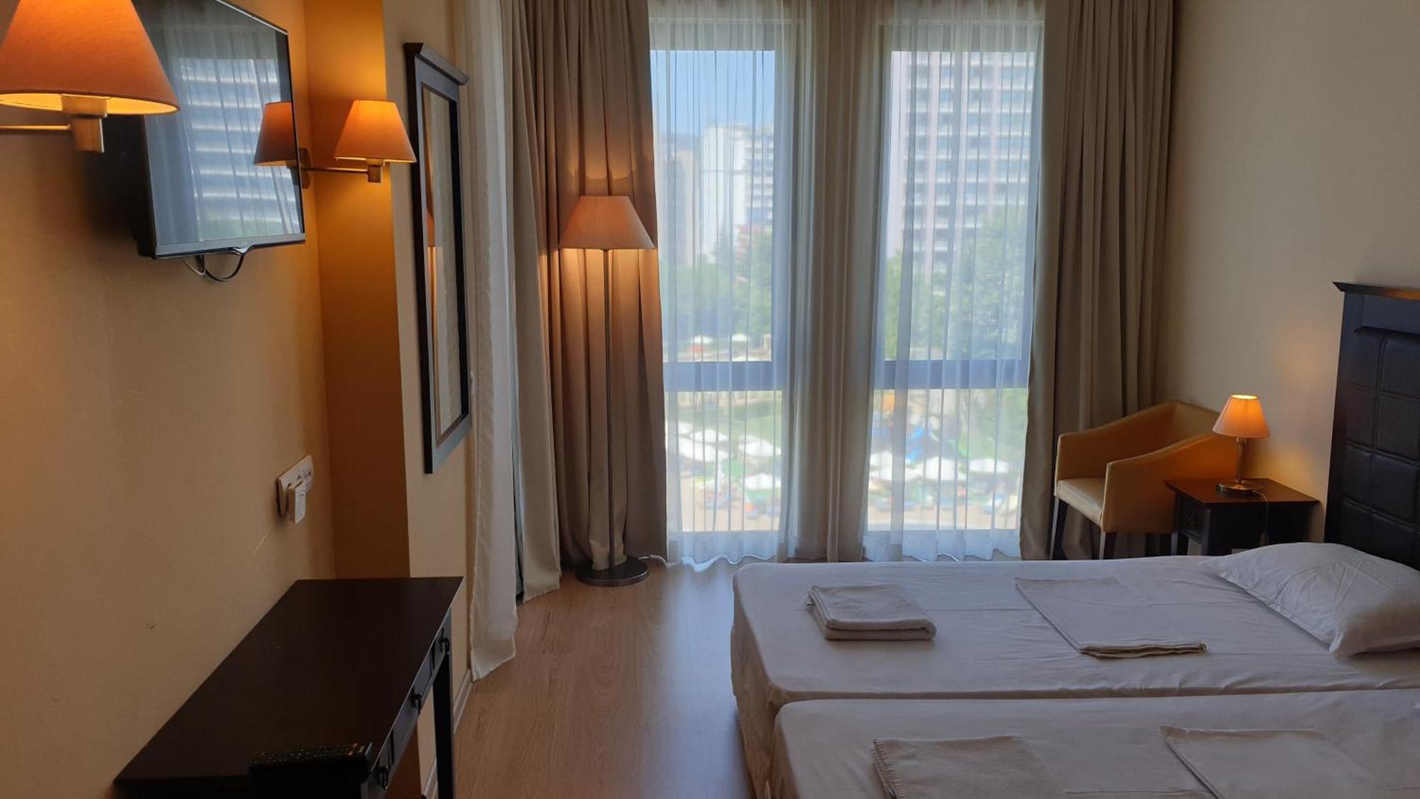 Royal Beach Private Apartments Солнечный берег Экстерьер фото