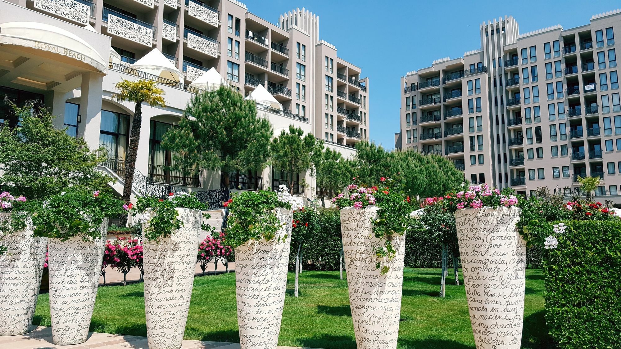 Royal Beach Private Apartments Солнечный берег Экстерьер фото